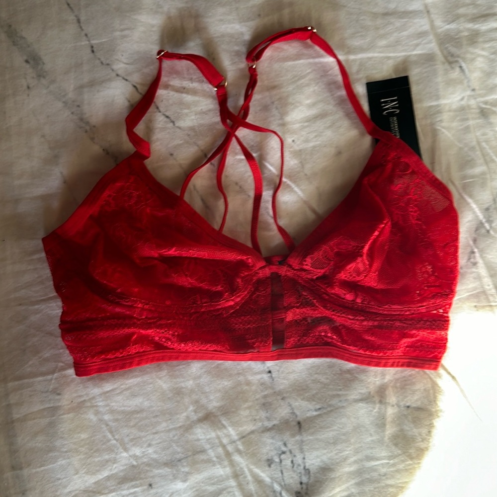 INC red lacey cross back wireless bra M